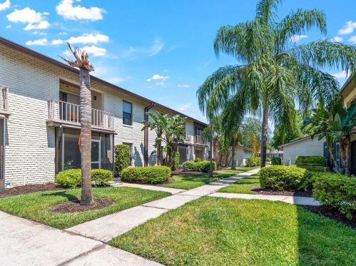 2858 Plaza Terrace Dr, Orlando FL  32803-2813 exterior