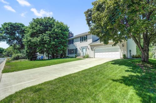 1703 Chatham Ave, Saint Paul, MN 55112-3225