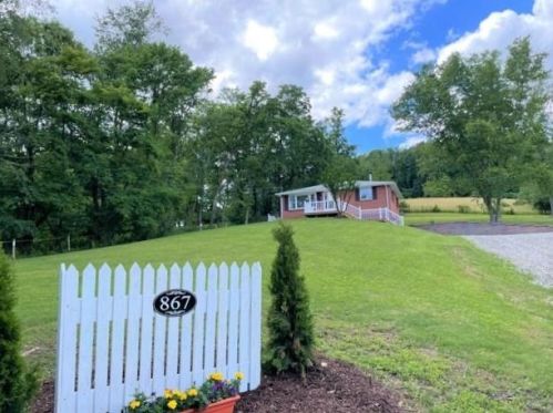 867 County Rd, Saltsburg PA  15681-1470 exterior