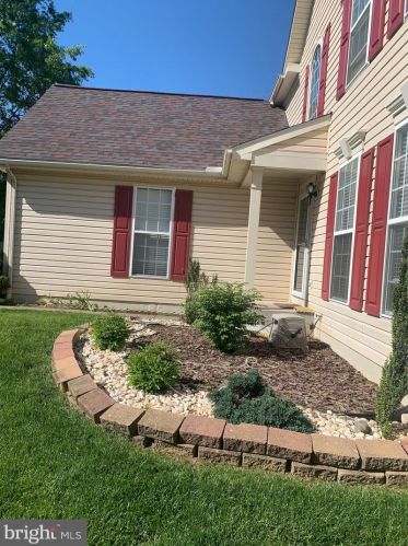 808 Arthur Springs Ln, New Castle, DE 19720-8771