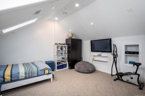208 Ivy Hill Ln, Rye Brook NY  10573-1607 exterior
