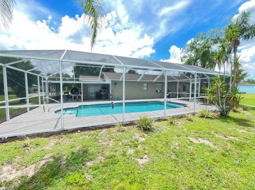 2251 10th Pl, Lehigh Acres, FL 33936-3248