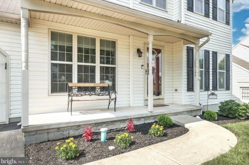 360 Wimbleton Way, Red Lion, PA 17356-8292