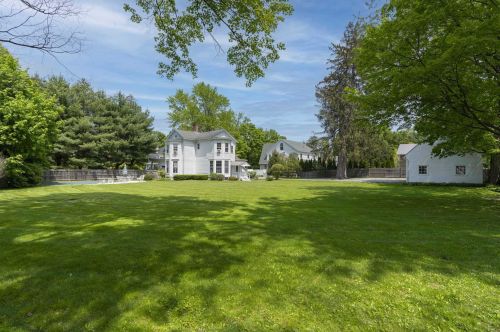 20 Chestnut St, Rhinebeck, NY 12572-1502