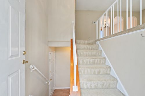 596 Thompson Run Rd, Pittsburgh, PA 15237-3946