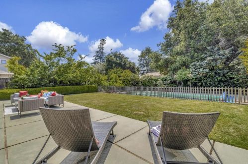 1558 Edgewood Dr, Palo Alto CA  94303-2819 exterior