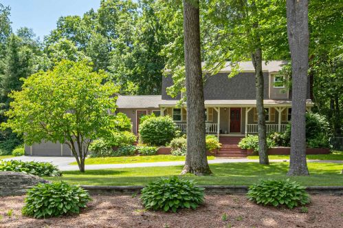 12 Happy Ave, Derry NH  03038-5419 exterior