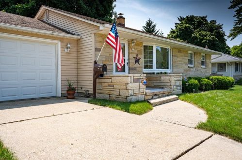 917 Jefferson St, West Bend WI  53090-1419 exterior