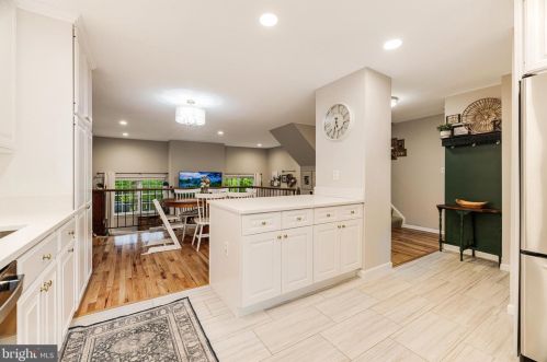 11710 Dry River Ct, Herndon VA  20191-2964 exterior