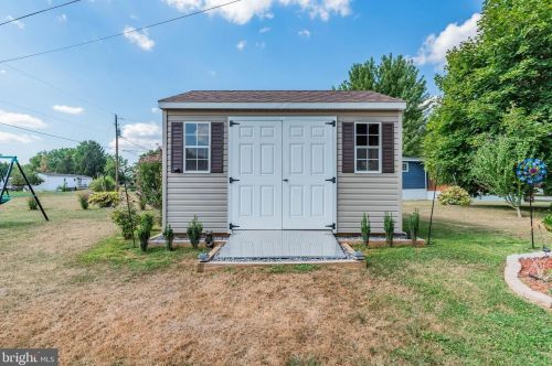 124 Woods Dr, Navy Sup Dpt PA  17050-2766 exterior