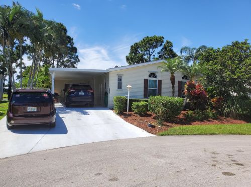 8182 14th Hole Dr, Fort Pierce, FL 34952-3166