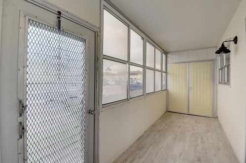 260 Saxony F, Delray Beach FL  33446-1838 exterior