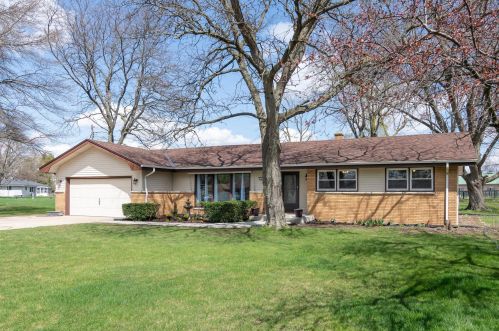 6280 Baas Dr, Waukesha, WI 53146-5503