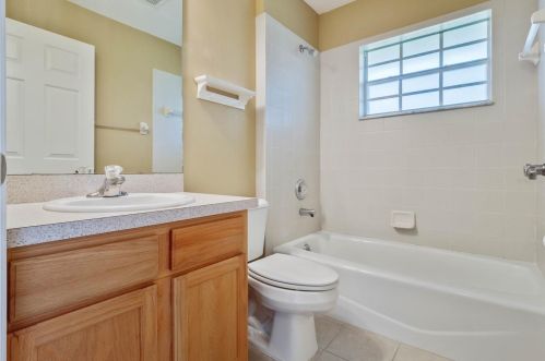 4641 Marsh Harbor Dr, Tavares FL  32778-4764 exterior