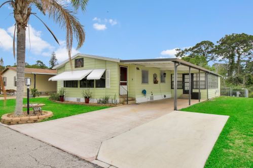 8601 Florence Dr, Fort Pierce, FL 34952-7954