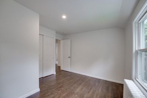 80 Circle Dr, Litchfield CT  06750-1710 exterior