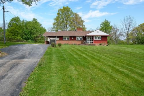 172 Oakville Rd, Beaver Falls, PA 15010-1208