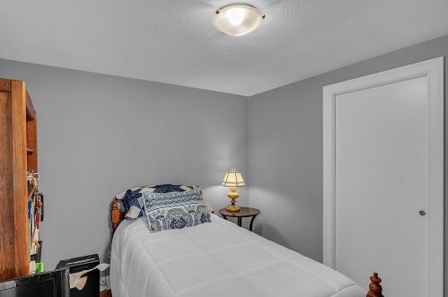 74 Millville St, Salem NH  03079-2620 exterior