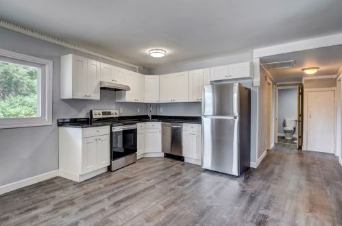 99 Lk Shr Dr, Northwood NH  03261-3707 exterior