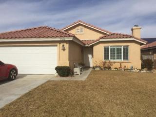 17632 Benton Way, Victorville, CA 92395-5907
