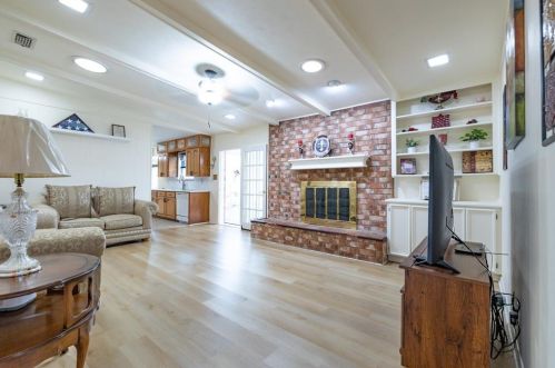 3708 Wayland Dr, Fort Worth, TX 76133-2924