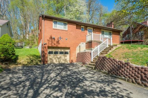 4597 Willock Rd, Pittsburgh, PA 15227-1524