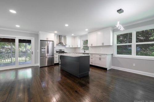 17 Valley Field Rd, Sandy Hook CT  06482-1096 exterior