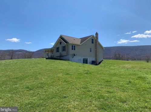 596 Matamoras Rd, Academia, PA 17082-7240