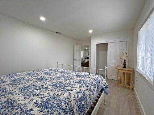 306 Brown Trl, Hopatcong NJ  07843-1107 exterior