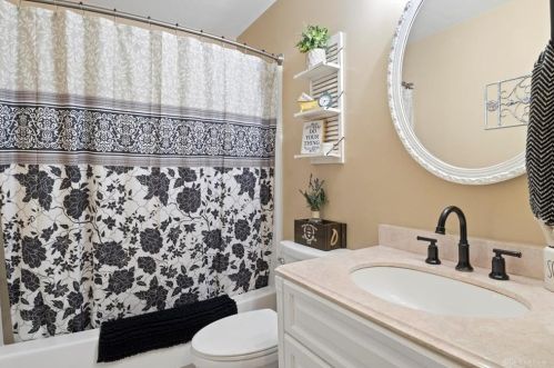 128 Wickham Farm Dr, Englewood OH  45322-2948 exterior