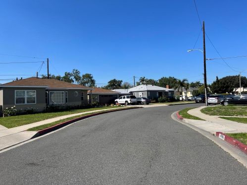 4916 Brompton Ave, Bell CA  90201-3729 exterior