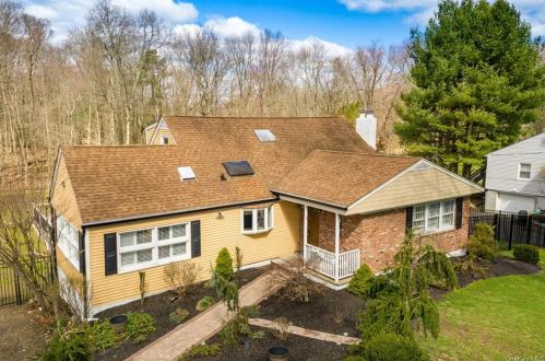 308 Brookway Ave, Valley Cottage, NY 10989-1406