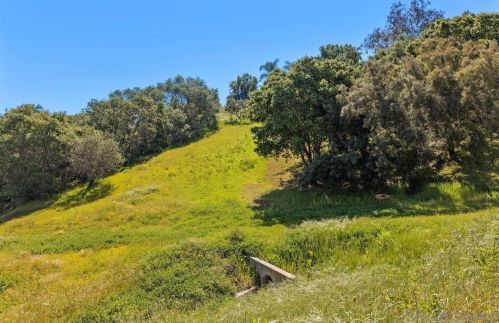 5477 Wolverine Ter, Carlsbad CA  92010-7159 exterior