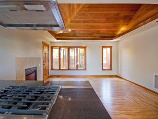 21071 Waveview Dr, Topanga, CA 90290-3554
