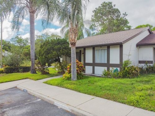 2233 Bancroft Cir, Palm Harbor, FL 34683-2517