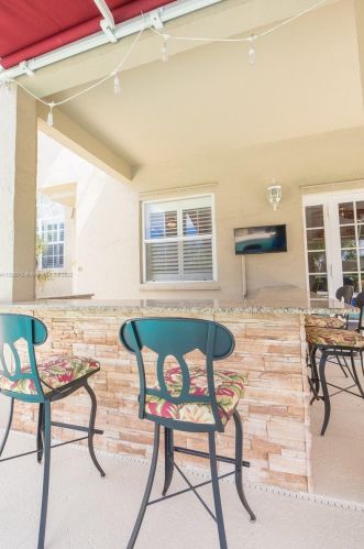 15612 16 Ct, Hollywood FL 33027-2347 exterior