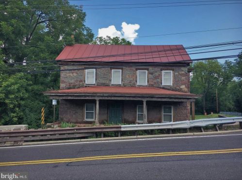 2693 High St, Pottstown, PA 19464-3115