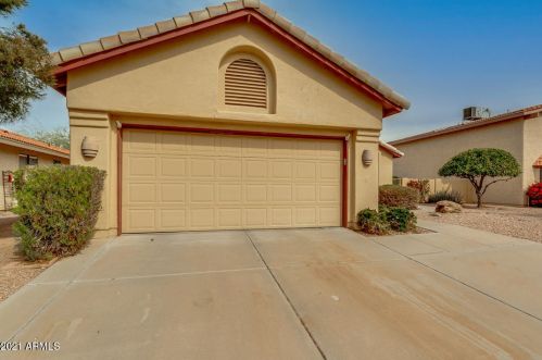 25849 Cloverland Dr, Chandler, AZ 85248-6885