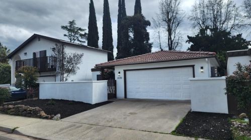 2648 El Goya Dr, Modesto CA  95354-3220 exterior