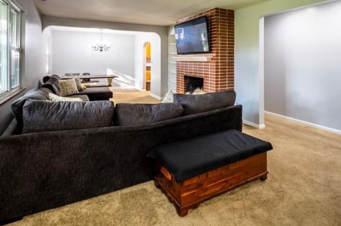8282 Daly Rd, Cincinnati, OH 45231-5702