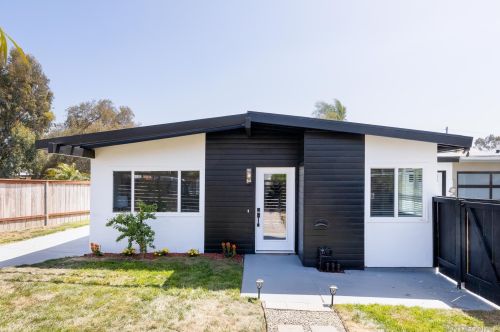 725 Teaberry St, Encinitas CA  92024-3353 exterior