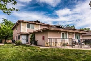 9033 Montoya St, Sacramento, CA 95826-3355