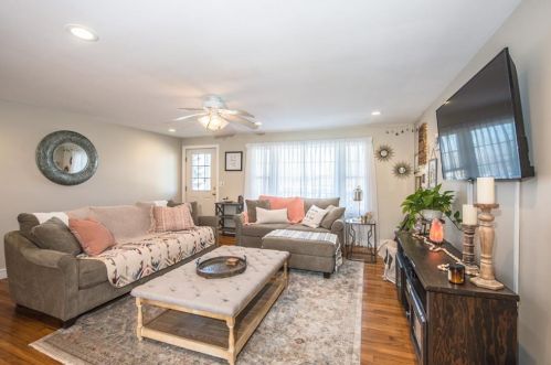 23 Concord Dr, Middletown RI 02842-5251 exterior