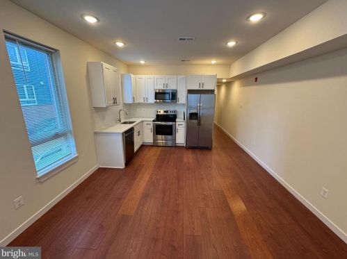 5618 Catharine St, Philadelphia, PA 19143-2838