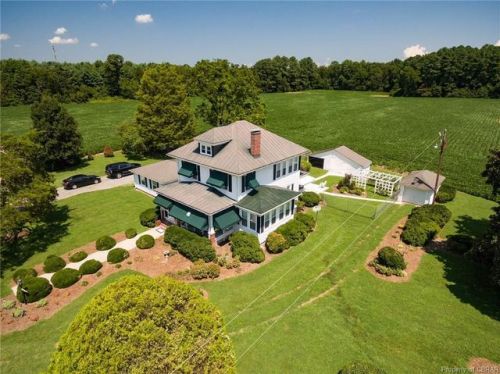 515 Stormont Rd, Saluda, VA 23149-3020