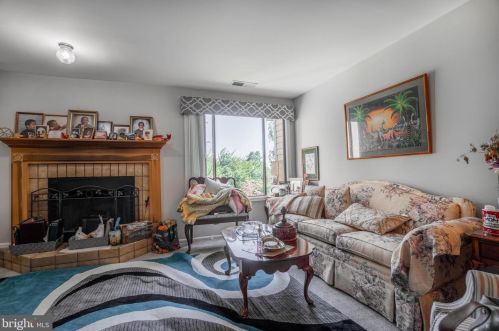 404 Pritchard Pl, Newtown Square PA  19073-3031 exterior