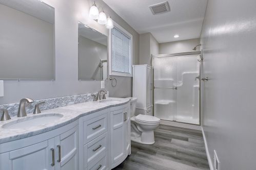 5268 Center Dr, Latrobe PA  15650-2770 exterior