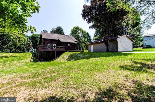 190 Royal Manor Rd, Easton PA  18042-8702 exterior