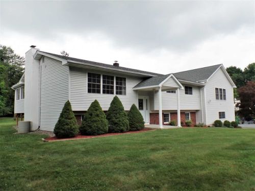 36 Pasture Ln, Poughkeepsie, NY 12603-5030