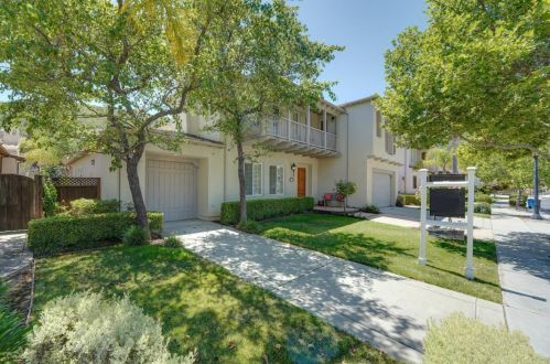 2830 Club Dr, Gilroy, CA 95020-3035